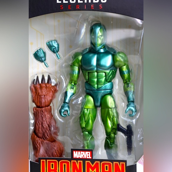 Marvel Iron Man Vault Guardsman Legends Series Hasbro New - Picture 2 of 3